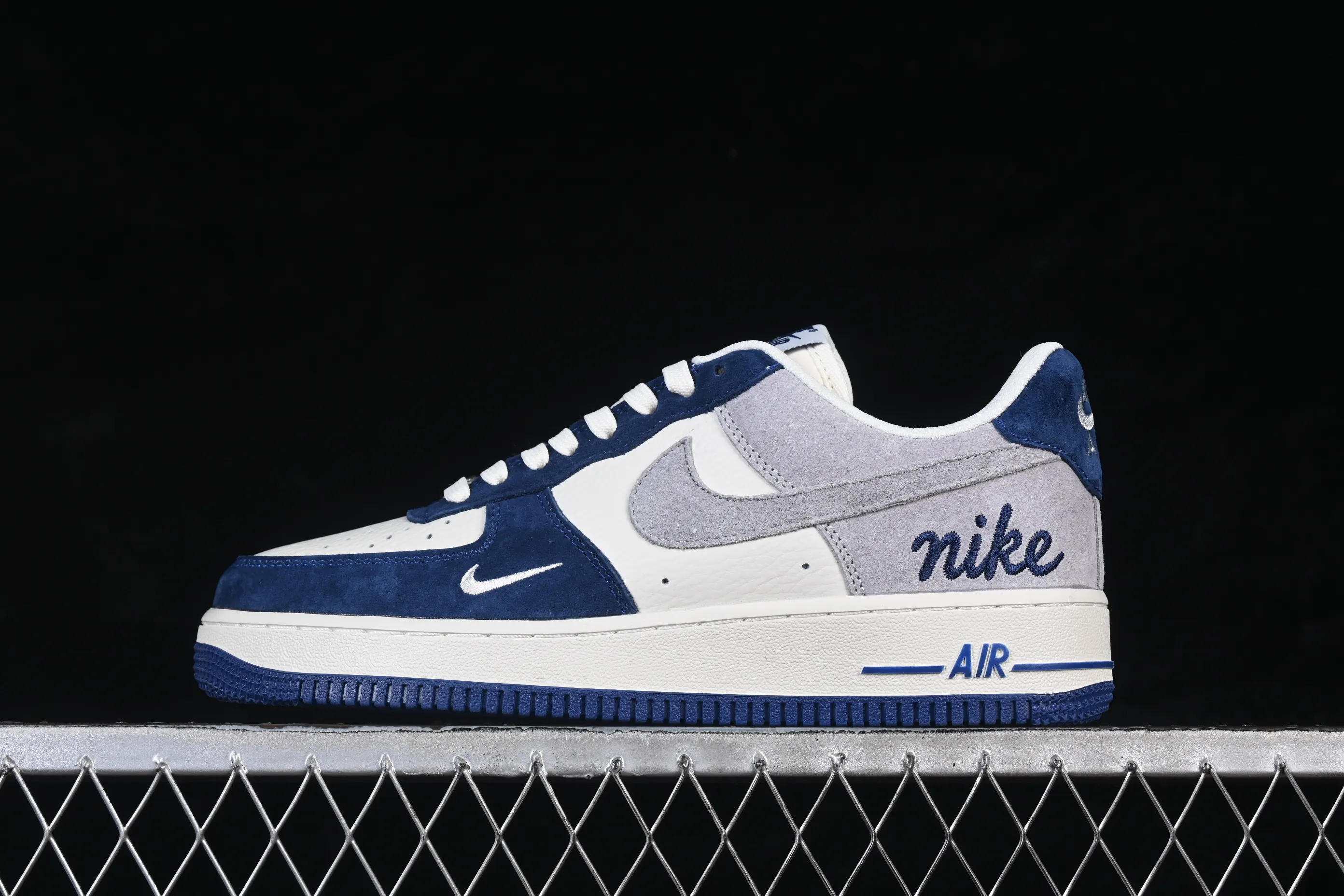All categories Nk Air Force 1 Air Force series Nk Air Force 1 Low Air Force low-top Nike Air Force 1'07 Low white, gray and blue stitching Air Force 1 low-top casual sneakers HM3703-161